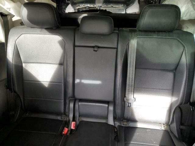 Серый Фольксваген Тигуан, объемом двигателя 2 л и пробегом 124 тыс. км за 11300 $, фото 9 на Automoto.ua