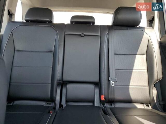 Серый Фольксваген Тигуан, объемом двигателя 1.98 л и пробегом 85 тыс. км за 4000 $, фото 9 на Automoto.ua