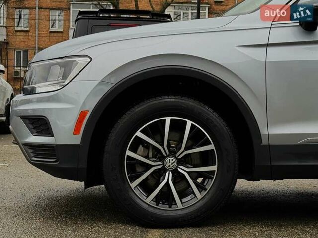 Серый Фольксваген Тигуан, объемом двигателя 1.98 л и пробегом 100 тыс. км за 23900 $, фото 12 на Automoto.ua