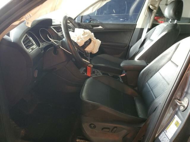 Серый Фольксваген Тигуан, объемом двигателя 2 л и пробегом 124 тыс. км за 11300 $, фото 6 на Automoto.ua