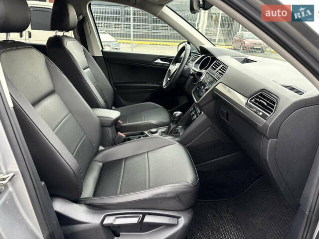 Серый Фольксваген Тигуан, объемом двигателя 2 л и пробегом 124 тыс. км за 16999 $, фото 26 на Automoto.ua