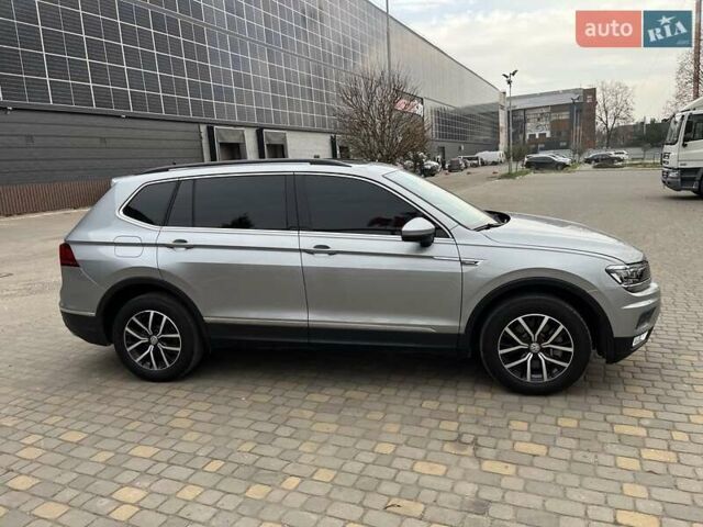 Серый Фольксваген Тигуан, объемом двигателя 2 л и пробегом 119 тыс. км за 19500 $, фото 12 на Automoto.ua