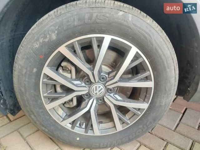 Серый Фольксваген Тигуан, объемом двигателя 1.98 л и пробегом 60 тыс. км за 19000 $, фото 25 на Automoto.ua