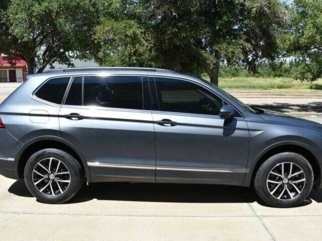Серый Фольксваген Тигуан, объемом двигателя 2 л и пробегом 45 тыс. км за 9000 $, фото 4 на Automoto.ua