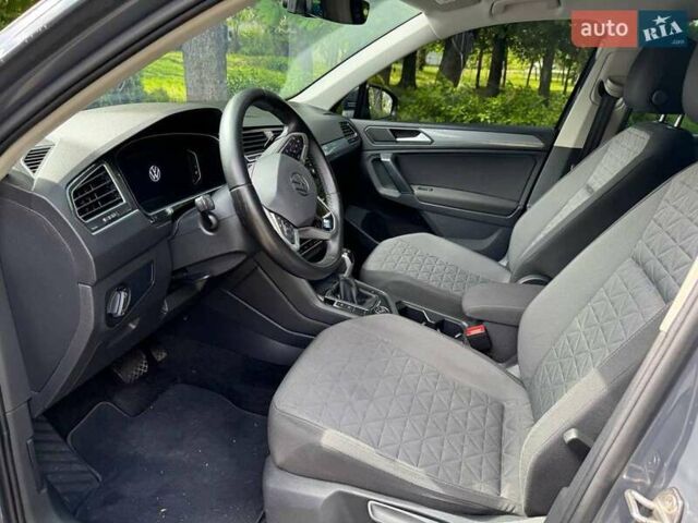 Сірий Фольксваген Тігуан, об'ємом двигуна 1.98 л та пробігом 130 тис. км за 27000 $, фото 9 на Automoto.ua