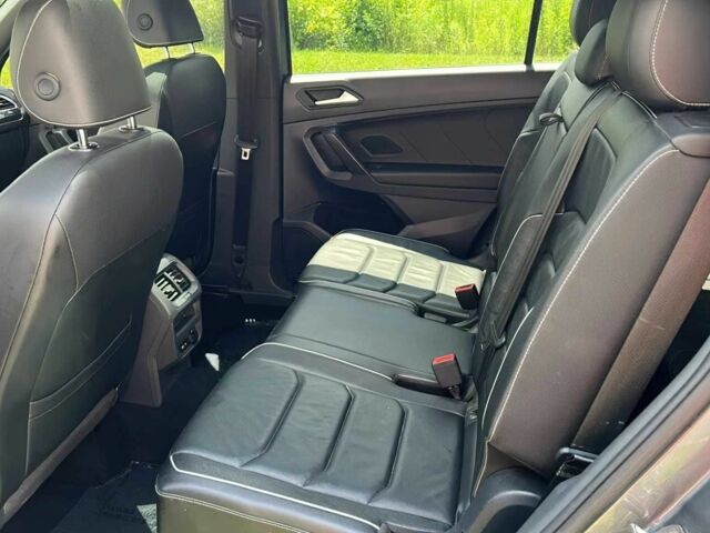 Серый Фольксваген Тигуан, объемом двигателя 2 л и пробегом 38 тыс. км за 13000 $, фото 11 на Automoto.ua