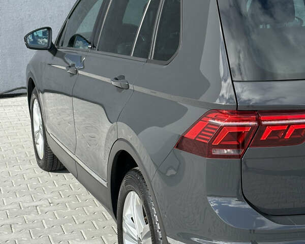 Серый Фольксваген Тигуан, объемом двигателя 2 л и пробегом 176 тыс. км за 27950 $, фото 23 на Automoto.ua