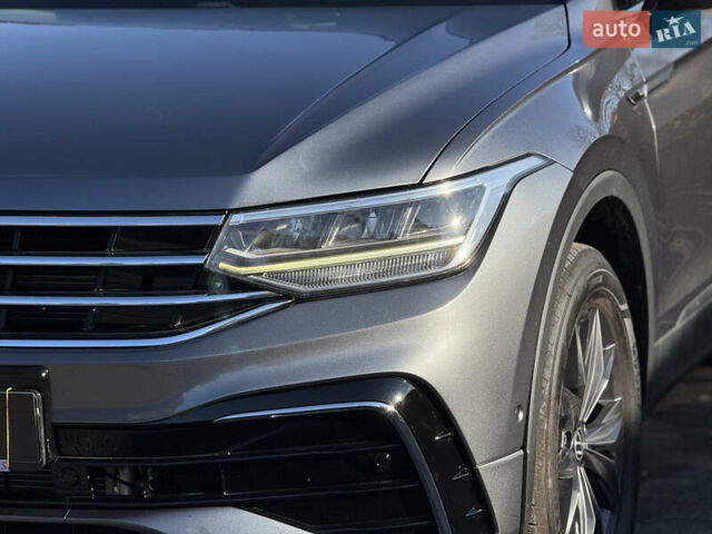 Серый Фольксваген Тигуан, объемом двигателя 2 л и пробегом 120 тыс. км за 23500 $, фото 7 на Automoto.ua