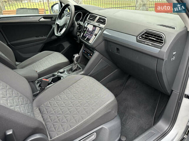 Сірий Фольксваген Тігуан, об'ємом двигуна 1.97 л та пробігом 160 тис. км за 28650 $, фото 66 на Automoto.ua