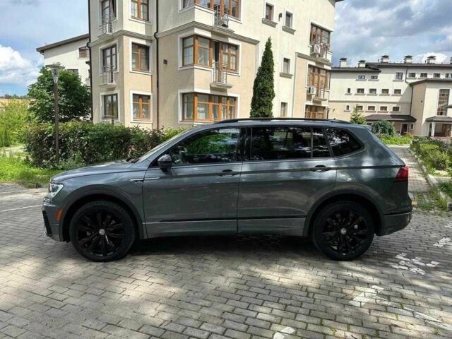 Серый Фольксваген Тигуан, объемом двигателя 2 л и пробегом 83 тыс. км за 15000 $, фото 3 на Automoto.ua