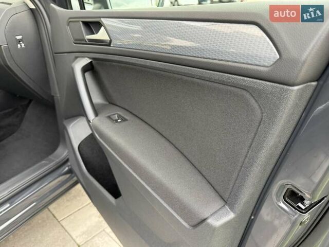 Сірий Фольксваген Тігуан, об'ємом двигуна 1.97 л та пробігом 51 тис. км за 34500 $, фото 45 на Automoto.ua