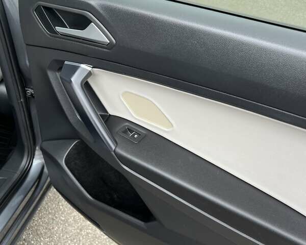 Серый Фольксваген Тигуан, объемом двигателя 1.98 л и пробегом 98 тыс. км за 24500 $, фото 90 на Automoto.ua