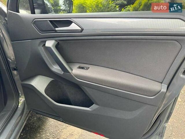 Сірий Фольксваген Тігуан, об'ємом двигуна 1.98 л та пробігом 130 тис. км за 27000 $, фото 14 на Automoto.ua