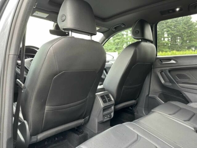 Сірий Фольксваген Тігуан, об'ємом двигуна 2 л та пробігом 11 тис. км за 7500 $, фото 16 на Automoto.ua