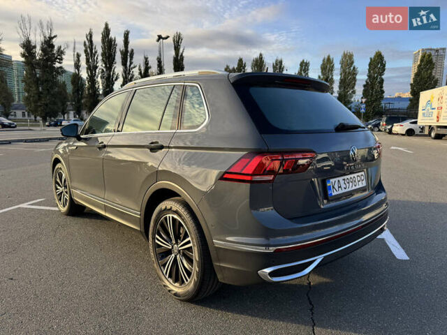 Серый Фольксваген Тигуан, объемом двигателя 1.97 л и пробегом 30 тыс. км за 35000 $, фото 4 на Automoto.ua