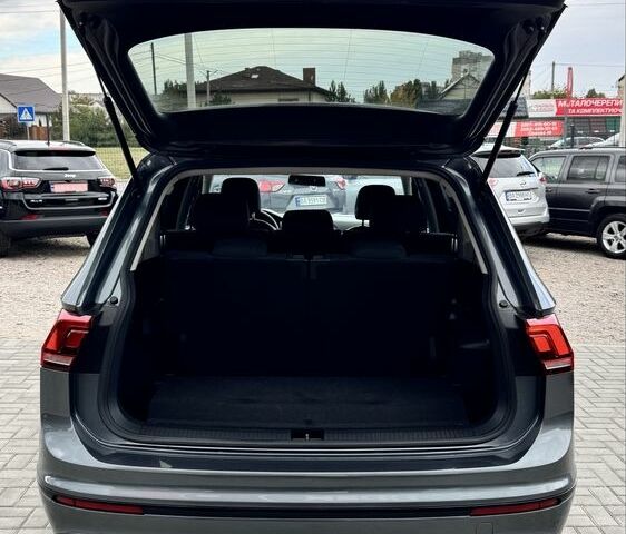 Сірий Фольксваген Тігуан, об'ємом двигуна 2 л та пробігом 97 тис. км за 19900 $, фото 5 на Automoto.ua