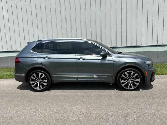 Серый Фольксваген Тигуан, объемом двигателя 2 л и пробегом 38 тыс. км за 13000 $, фото 2 на Automoto.ua