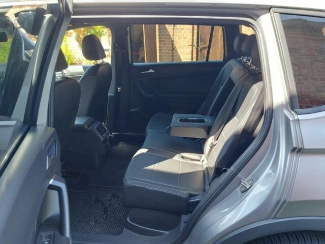 Сірий Фольксваген Тігуан, об'ємом двигуна 0 л та пробігом 58 тис. км за 13700 $, фото 10 на Automoto.ua