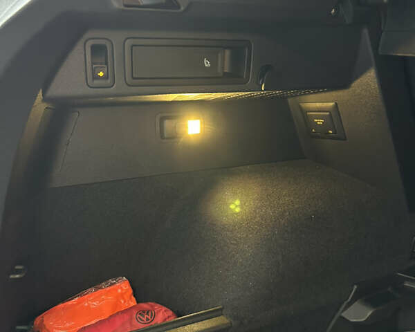 Серый Фольксваген Тигуан, объемом двигателя 2 л и пробегом 194 тыс. км за 31500 $, фото 34 на Automoto.ua