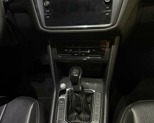 Серый Фольксваген Тигуан, объемом двигателя 1.98 л и пробегом 104 тыс. км за 25200 $, фото 19 на Automoto.ua