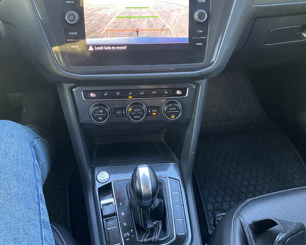 Серый Фольксваген Тигуан, объемом двигателя 1.98 л и пробегом 119 тыс. км за 21500 $, фото 15 на Automoto.ua