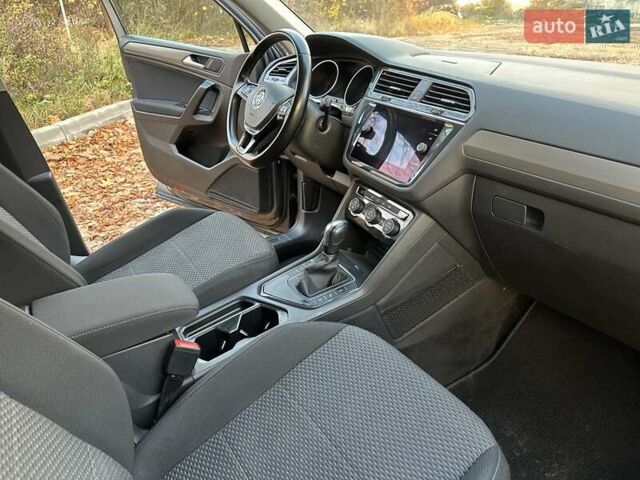 Серый Фольксваген Тигуан, объемом двигателя 1.97 л и пробегом 212 тыс. км за 26500 $, фото 10 на Automoto.ua