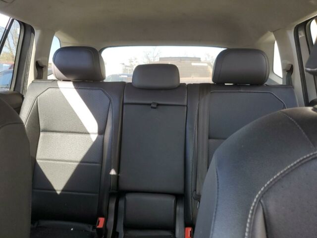 Серый Фольксваген Тигуан, объемом двигателя 2 л и пробегом 160 тыс. км за 6000 $, фото 9 на Automoto.ua