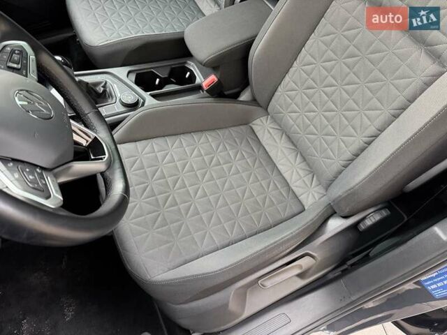 Сірий Фольксваген Тігуан, об'ємом двигуна 1.97 л та пробігом 51 тис. км за 34500 $, фото 54 на Automoto.ua