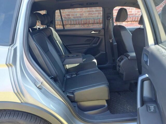 Сірий Фольксваген Тігуан, об'ємом двигуна 0 л та пробігом 58 тис. км за 13700 $, фото 9 на Automoto.ua