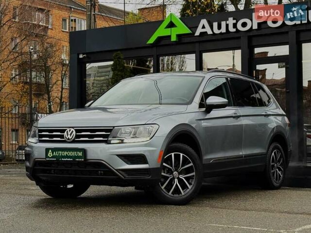Серый Фольксваген Тигуан, объемом двигателя 1.98 л и пробегом 100 тыс. км за 23900 $, фото 4 на Automoto.ua