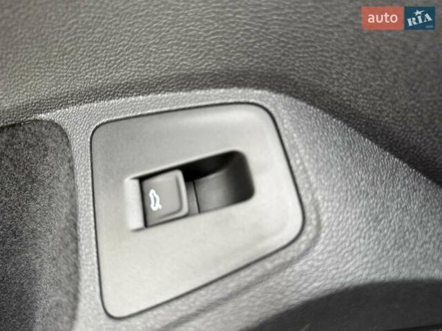 Фольксваген Тигуан 2021 в Киеве на Automoto.ua Серый Фольксваген Тигуан, объемом двигателя 1.97 л и пробегом 51 тыс. км за 34900 $, фото 42 на Automoto.ua