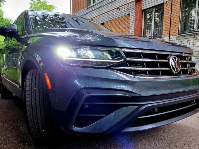 Серый Фольксваген Тигуан, объемом двигателя 2 л и пробегом 43 тыс. км за 13800 $, фото 2 на Automoto.ua