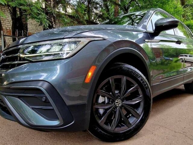 Серый Фольксваген Тигуан, объемом двигателя 2 л и пробегом 43 тыс. км за 13800 $, фото 3 на Automoto.ua