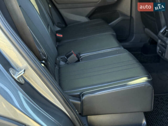 Серый Фольксваген Тигуан, объемом двигателя 2 л и пробегом 120 тыс. км за 23500 $, фото 31 на Automoto.ua