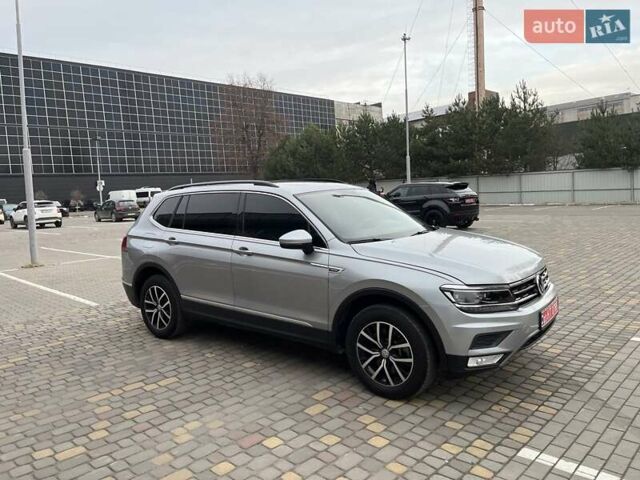 Серый Фольксваген Тигуан, объемом двигателя 2 л и пробегом 119 тыс. км за 19500 $, фото 67 на Automoto.ua
