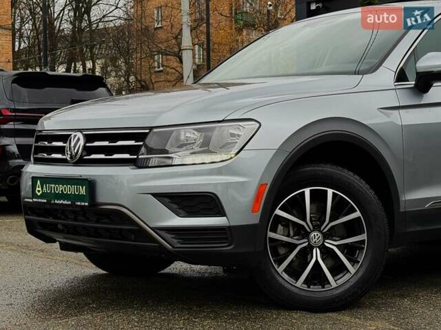 Серый Фольксваген Тигуан, объемом двигателя 1.98 л и пробегом 100 тыс. км за 23900 $, фото 5 на Automoto.ua
