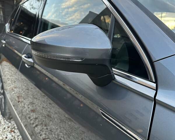 Серый Фольксваген Тигуан, объемом двигателя 1.97 л и пробегом 212 тыс. км за 26500 $, фото 3 на Automoto.ua