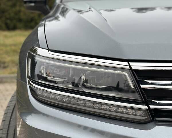 Серый Фольксваген Тигуан, объемом двигателя 2 л и пробегом 67 тыс. км за 25999 $, фото 12 на Automoto.ua