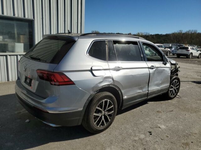 Серый Фольксваген Тигуан, объемом двигателя 2 л и пробегом 160 тыс. км за 6000 $, фото 5 на Automoto.ua