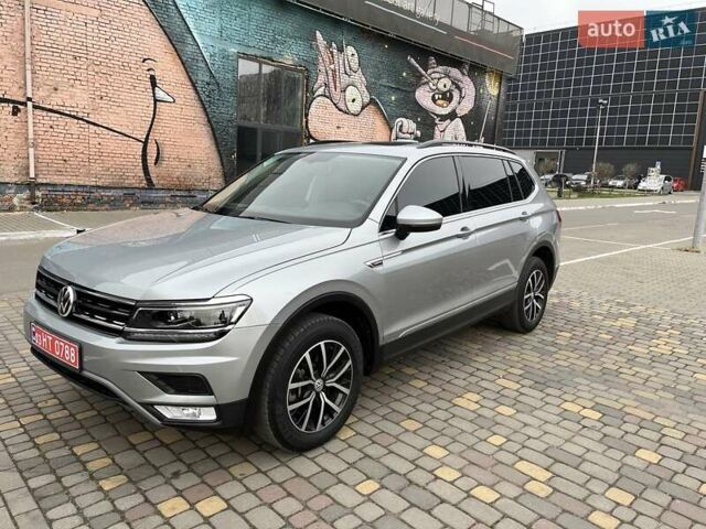 Серый Фольксваген Тигуан, объемом двигателя 2 л и пробегом 119 тыс. км за 19500 $, фото 51 на Automoto.ua