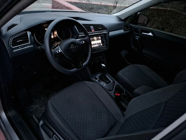 Сірий Фольксваген Тігуан, об'ємом двигуна 2 л та пробігом 88 тис. км за 20000 $, фото 6 на Automoto.ua