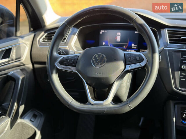 Серый Фольксваген Тигуан, объемом двигателя 2 л и пробегом 120 тыс. км за 23500 $, фото 18 на Automoto.ua