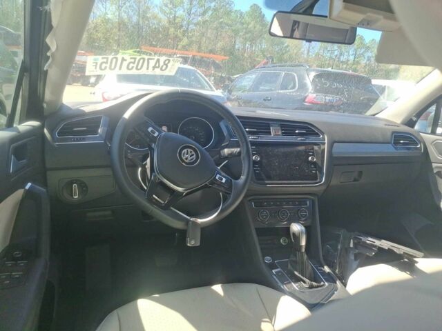 Серый Фольксваген Тигуан, объемом двигателя 2 л и пробегом 56 тыс. км за 12500 $, фото 12 на Automoto.ua