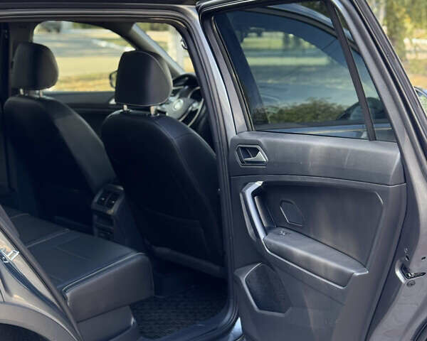 Серый Фольксваген Тигуан, объемом двигателя 1.98 л и пробегом 82 тыс. км за 21499 $, фото 21 на Automoto.ua