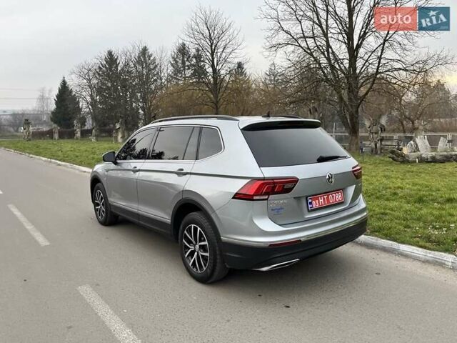 Серый Фольксваген Тигуан, объемом двигателя 2 л и пробегом 119 тыс. км за 19500 $, фото 79 на Automoto.ua