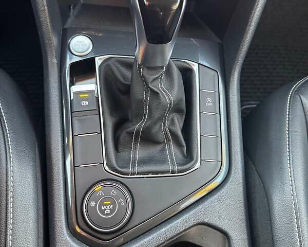 Фольксваген Тигуан 2022 в Киеве на Automoto.ua Серый Фольксваген Тигуан, объемом двигателя 1.98 л и пробегом 51 тыс. км за 34000 $, фото 19 на Automoto.ua