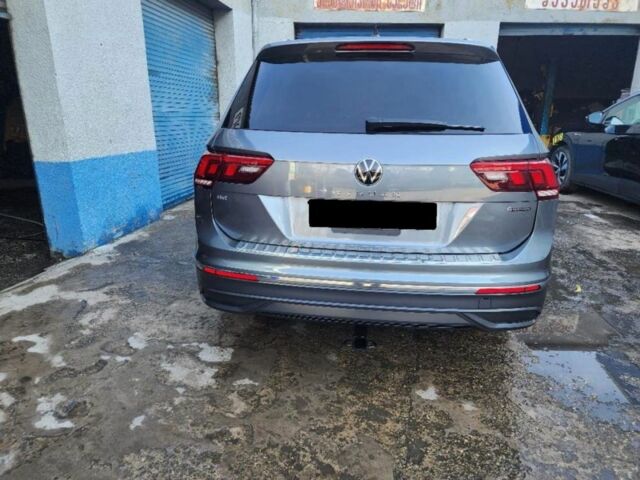 Серый Фольксваген Тигуан, объемом двигателя 0 л и пробегом 46 тыс. км за 13400 $, фото 4 на Automoto.ua