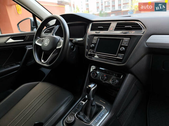Серый Фольксваген Тигуан, объемом двигателя 1.98 л и пробегом 239 тыс. км за 20700 $, фото 22 на Automoto.ua