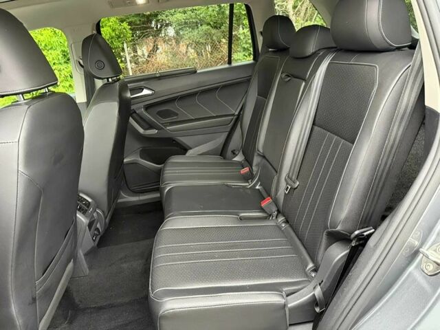 Сірий Фольксваген Тігуан, об'ємом двигуна 2 л та пробігом 19 тис. км за 9100 $, фото 12 на Automoto.ua