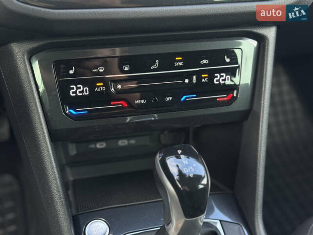 Серый Фольксваген Тигуан, объемом двигателя 1.97 л и пробегом 199 тыс. км за 32000 $, фото 48 на Automoto.ua